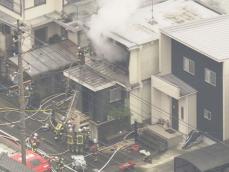 「2階から出火」等と通報相次ぐ…愛知県尾張旭市で住宅が全焼する火事 夫婦とみられる高齢男女2人を搬送