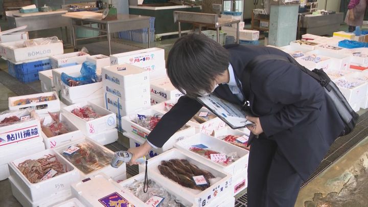 食品の衛生管理等を確認する一斉取り締まり 保健所職員が豊橋魚市場を訪れ温度管理や感染防止対策など確認