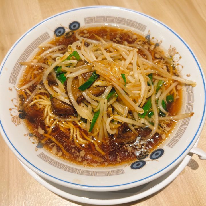 昔ながらの町中華…名古屋駅地下街『ブルース飯店』店オススメはレバニラ炒めがのった“スタミナラーメン”