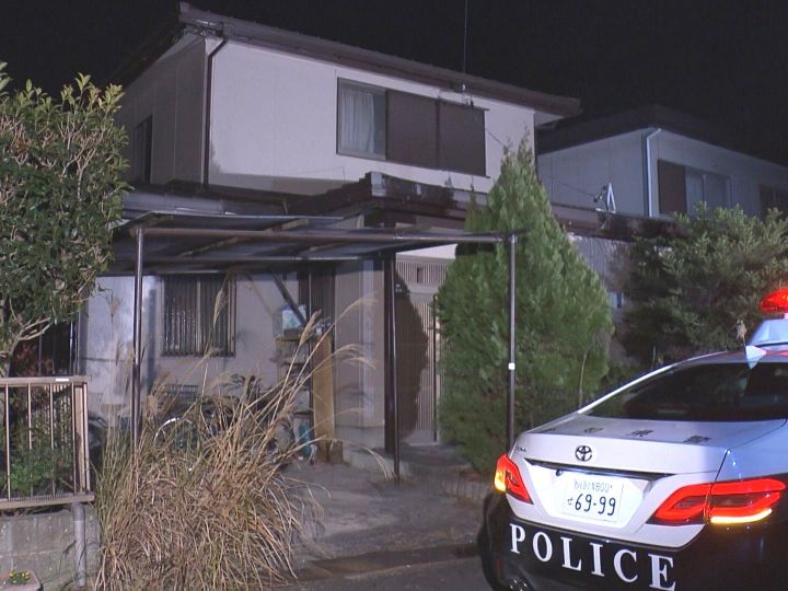 仕事に来ず上司が訪れて発見…住宅の居間で倒れた2人暮らしの親子発見 ともに死亡 いずれも病死か