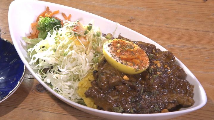 店主は閉店時間早め没頭…モーニングの一番人気は『本格カレー』日替わりで自家製5-6種類を用意する喫茶店の“なのにグルメ”