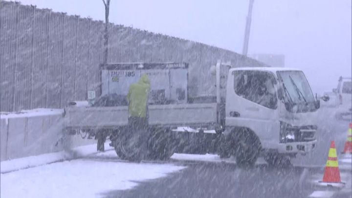 スリップ等の事故が計914件…10日朝の東海地方は雪景色に 名古屋でも最大1cmの積雪 新幹線に遅れも