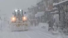 東海北陸道は一部区間で通行止め…岐阜県内で記録的な大雪続く 積雪は白川村246cm 飛騨市河合181cmなど