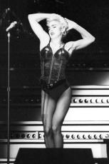 マドンナ２８歳１９８７年６月初来日　妖艶コンサートにファン大興奮！報道陣には悪態！