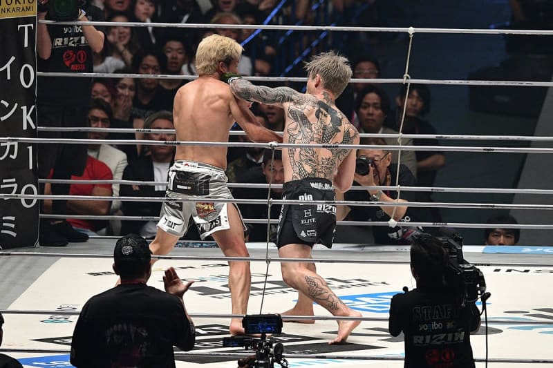 【ＲＩＺＩＮ】平本蓮が朝倉未来を１３８秒KO　鈴木千裕にペットボトル投げつけ「朝倉未来ありがとう」