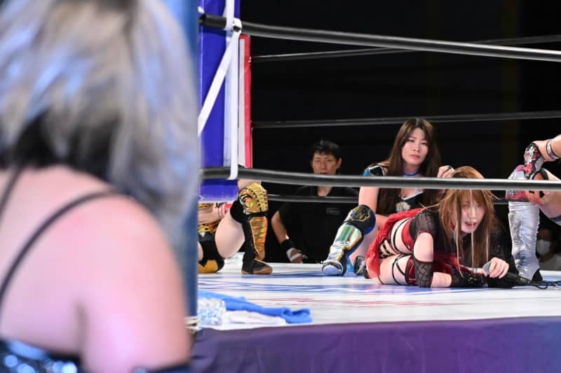 【スターダム】鹿島沙希が珍しく奮起　裏切り者の小波を制裁し「お前が何をしようが私は逃げないよ」