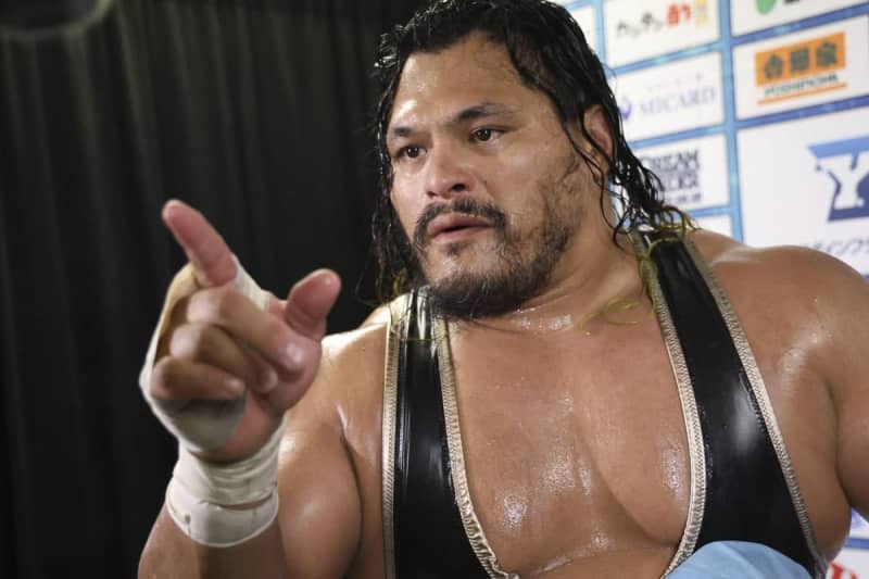 【新日本・Ｇ１】ジェフ・コブがＨＥＮＡＲＥとの同門対決制す「お前にはＷＷＥからいい条件の話があったと聞いたぞ」