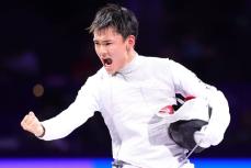 【フェンシング】団体金メダルの松山恭助　19歳から主将…屈辱の東京五輪後に一変した〝姿勢〟