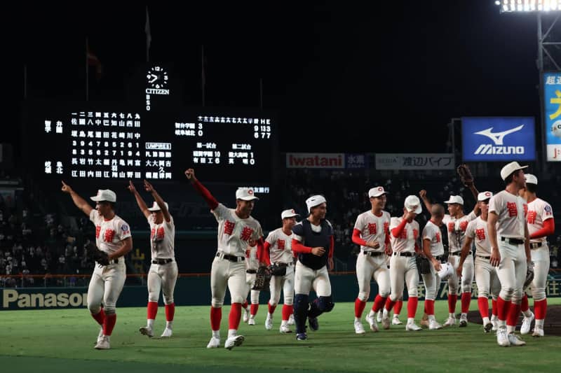 【甲子園】２部制導入初日に早くもナイター開催　午後９時３６分終了は歴代２位の遅さ