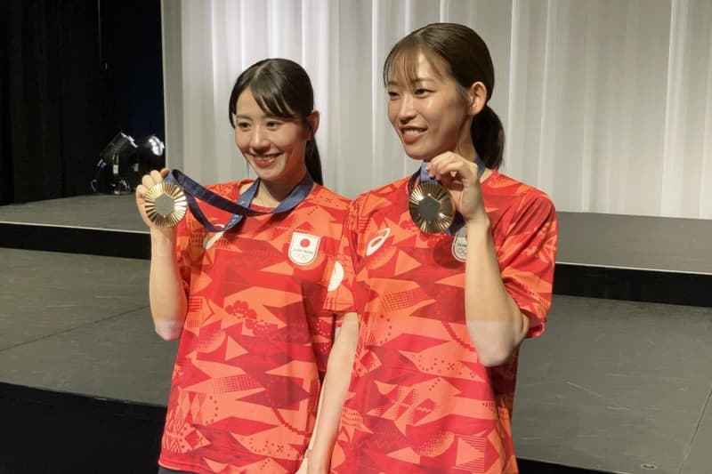 【バドミントン】銅メダル獲得の志田千陽＆松山奈未が帰国　志田「自分の殻を１つ破れたかな」