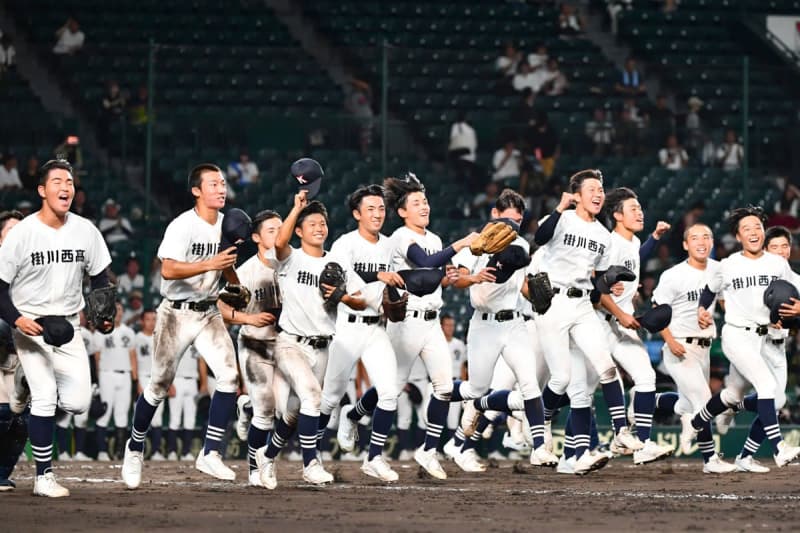 【甲子園】掛川西・大石監督が６０年ぶり夏勝利に号泣「高校生の成長はすごい。感動している」