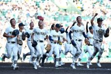 【甲子園】大社が報徳学園から大金星！　石飛監督は困惑「打てるボールが振ったところに来た」