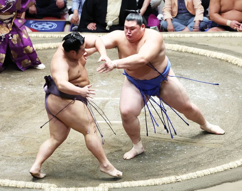 【秋場所】大の里が盤石２連勝　翔猿を突き出し「落ち着いて対応することができた」