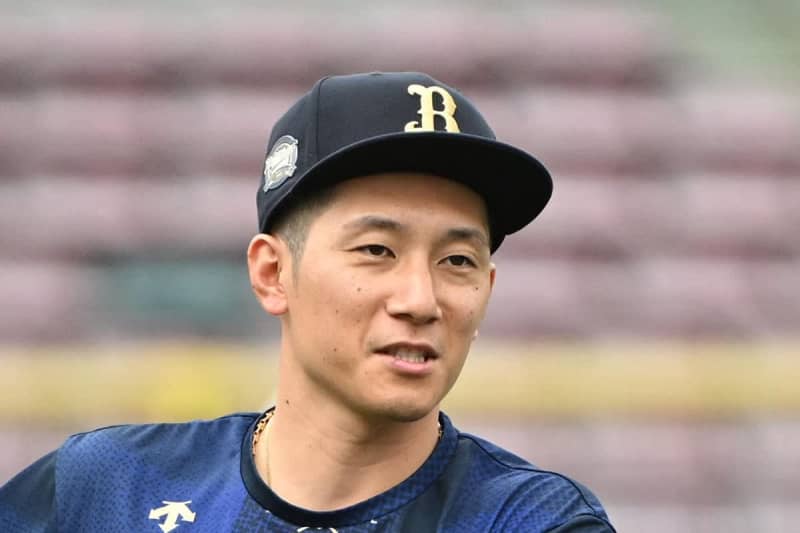 【オリックス】吉本球審が２度マイクを握って説明　西川龍馬の捕球をめぐって審判団が混乱