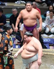 【秋場所】尊富士が無傷の７連勝　２０６キロの剣翔を押し倒す「気持ちで負けないように」