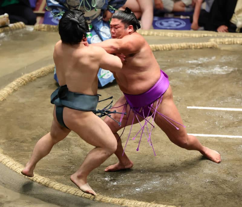 【秋場所】尊富士が８連勝で十両単独首位　幕内復帰へ「そう思ってしっかりやりたい」