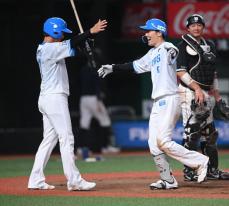 【西武】ロッテ戦 3勝17敗でシーズン100敗阻止！　源田壮亮は金子侑司に捧げる涙の３号ダメ押し２ラン