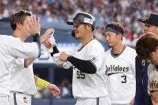 【オリックス】引退試合のＴ―岡田が155キロを右前に今季初安打　球団最多3万6217人が大歓声