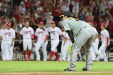 【阪神】村上頌樹が痛恨10敗　今季初リリーフを失敗し号泣「低めに投げていれば…」