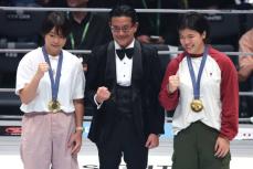 【ＲＩＺＩＮ】パリ五輪レスリング金の藤波朱理と鏡優翔がリング登場！「うらやましい」を連発