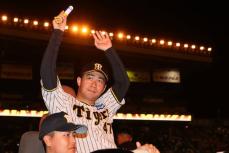 【阪神】鉄腕・桐敷拓馬の凄さを石井大智が解説「一番いい球は、左バッターに対してのツーシーム」