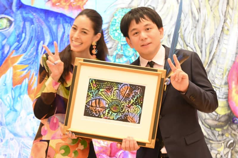 森泉　家族みんなで画家・石村嘉成氏と絵画を共同制作「貴重な体験をさせていただいて」