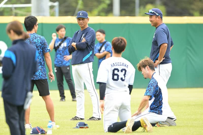 【西武】西口新体制での秋季練習スタート　飯田本部長「歴史的な弱さに終わった。底の底から上がるしかない」