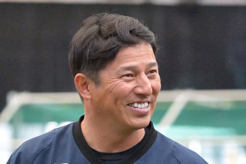 平石洋介前ヘッドコーチが松井稼頭央前監督とのツーショット公開「稼頭央さんも元気ですよ」