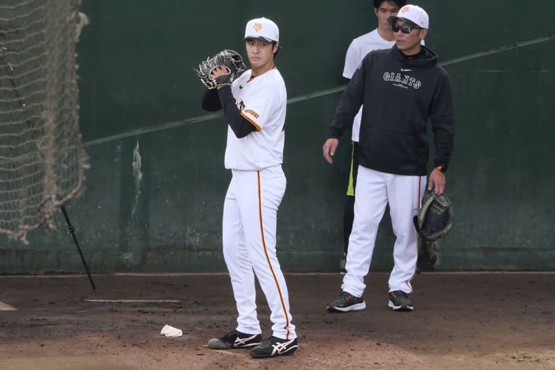 【巨人】阿部監督が西舘勇陽にマンツーマン指導　来季の飛躍を期待「菅野の抜けた穴をどう埋めるか」