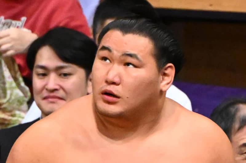 【九州場所】大関豊昇龍が立ち会い遅れで初黒星　花田虎上氏「足が一歩も出ていない」