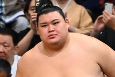 【九州場所】大の里が宇良下し２敗キープ　前日〝取材拒否〟の悪い流れ引きずらず