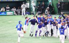 【プレミア１２】侍ジャパンが決勝で台湾に０―４完敗　井端監督はベンチでぼうぜん