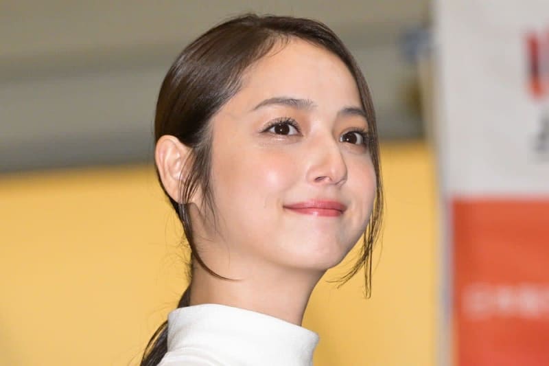 佐々木希が３年ぶり連ドラ主演　夫・渡部建と〝持ちつ持たれつ〟円満関係