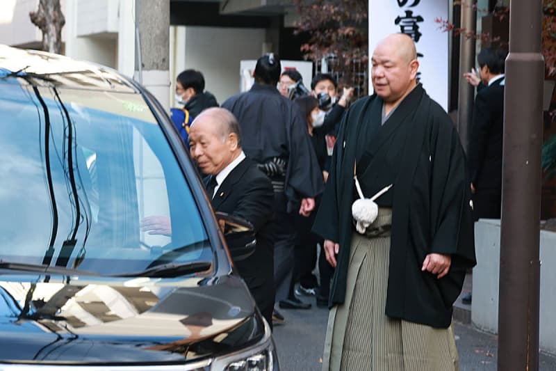 北の富士さんをしのぶ会で弟子の八角理事長が涙「また元気な声で叱咤激励してほしかった」