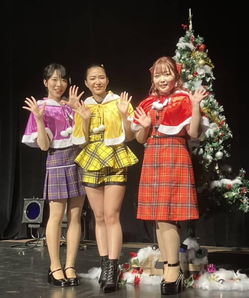 田中あいみ、舞乃空、梅谷心愛の「３人娘Ｚ」がクリスマスライブ「Ｚ世代に演歌歌謡曲を」