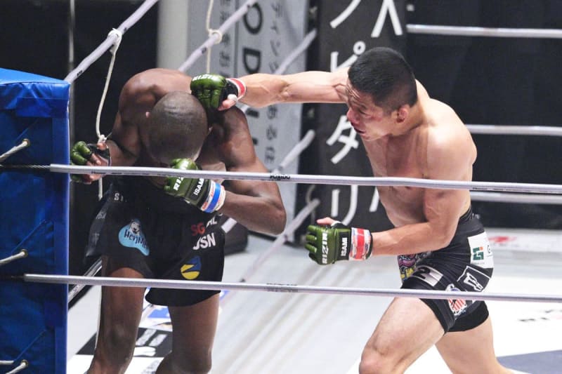 【ＲＩＺＩＮ】フライ級王者・堀口恭司　快勝防衛も謝罪「しょっぱい試合してしまって…」