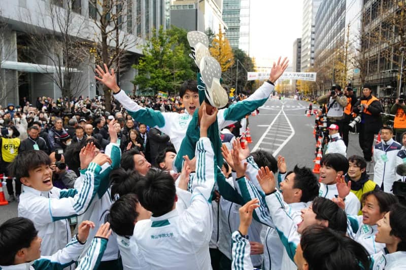 【箱根駅伝】青学大　９区・田中悠登の好走で２連覇確信　原監督「主将らしい走りをしてくれたので…」