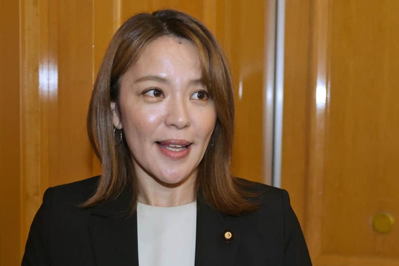 今井絵理子氏　成人式を迎えた今井礼夢とのツーショット公開「道のりは平坦ではなかったけど…」