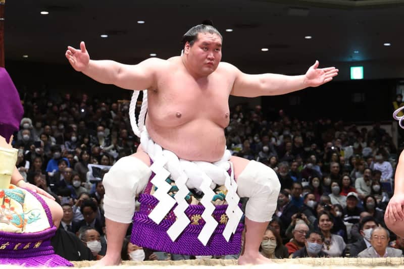 横綱照ノ富士が現役引退へ　初場所初白星後にこぼした「悲壮決意」