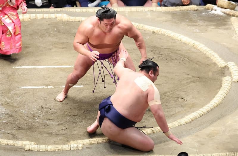 【初場所】北の若　右足骨折で休場へ…師匠・八角理事長「骨折。足が俵の上に乗った」