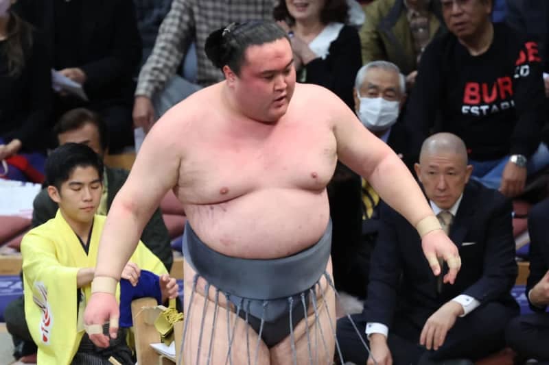 【初場所】金峰山が無傷９連勝！　日大後輩・尊富士を土俵際で逆転…対戦は「嫌だった」