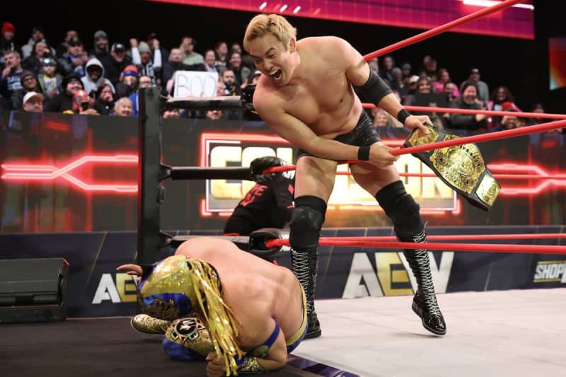 【ＡＥＷ】オカダ・カズチカがＲＯＨ世界ＴＶ王者コマンダーに快勝　試合後はノーサイドと思いきや…