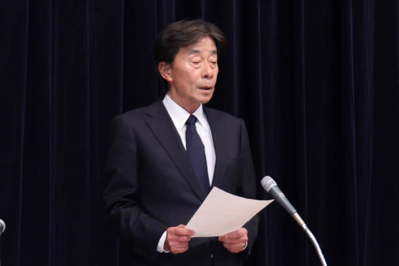 辞任発表のフジテレビ・港浩一社長　手を震わせながら「申し訳ございません…でした」