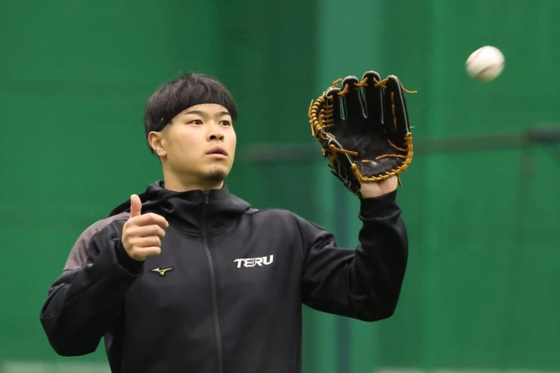 【阪神】佐藤輝明　〝外野争い参戦〟に若虎たちが戦々恐々「決めるのは僕たちではないので…」