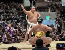 【大相撲】豊昇龍が国技館で初めて横綱土俵入り「間違えてないふりをした。まだまだ勉強しないと」