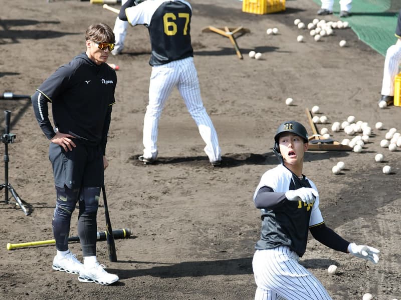 【阪神】糸井嘉男ＳＡがキャンプ合流　あわやの〝バットすっぽ抜け〟にも微動だにせず