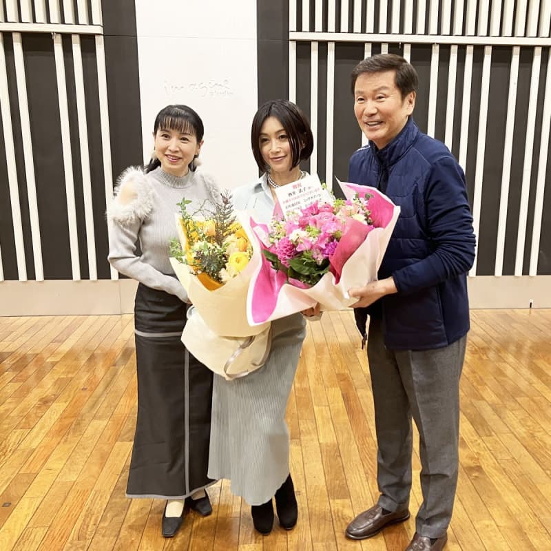 酒井法子　森田健作らが誕生日を〝先祝い〟「これからも森田さんのチームで頑張っていきたい」