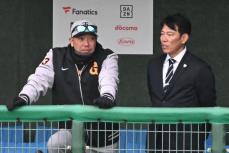 【侍ジャパン】井端監督が全１２球団視察終了　巨人ではドラ１石塚裕惺の将来性に期待