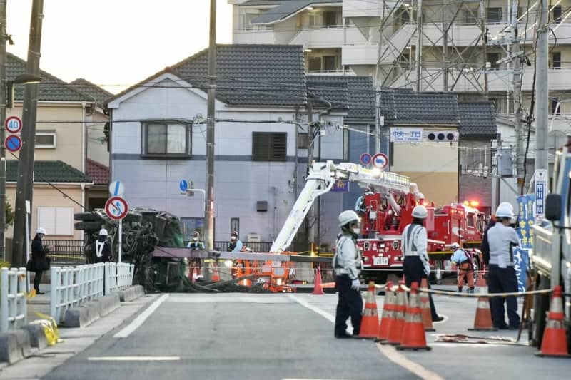 埼玉・八潮〝道路陥没〟74歳運転手を救助できず…捜索打ち切り　専門家は「消防体制の限界」指摘