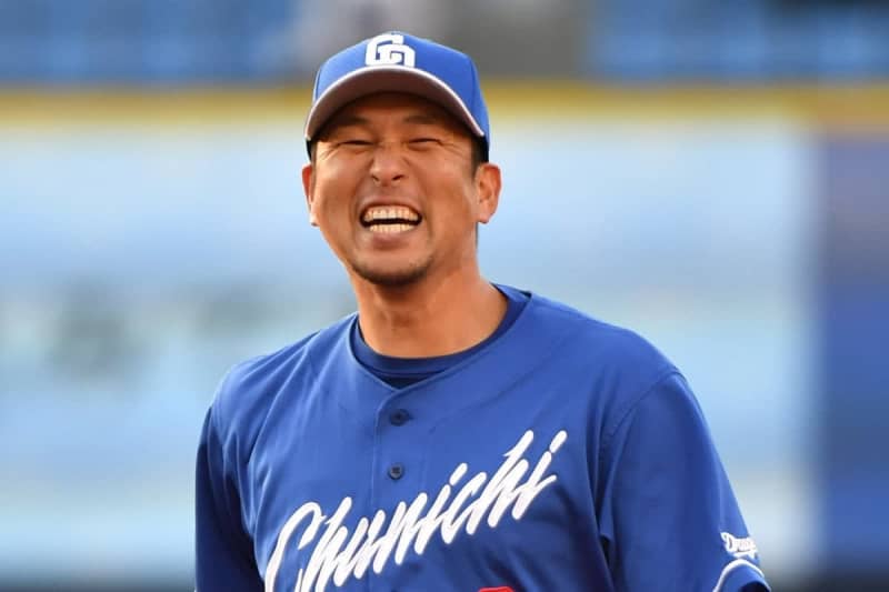中島宏之　200号本塁打記念クッション　鹿島帝国 中島宏之 200号本塁打記念クッション 鹿島帝国 巨人・中島宏之